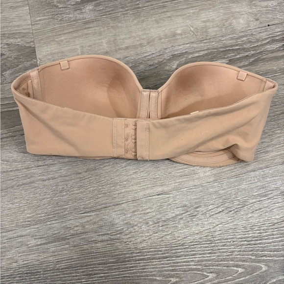 SKIMS ultimate fits everybody Strapless Bra - Clay 36C - Picture 3 of 5